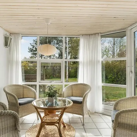 Prázdninový dům 3 Bedroom Nice In *